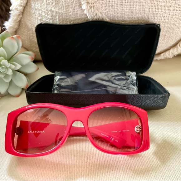 BALENCIAGA Sunglasses in Red - Picture 1 of 16